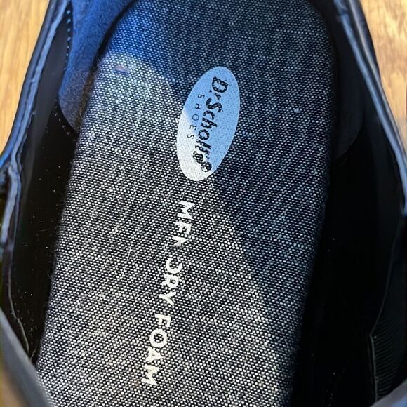 Dr. Scholl’s Black Short Booties w/ Memory Foam & Subtle Geometric Design- 7.5M - Picture 7 of 15